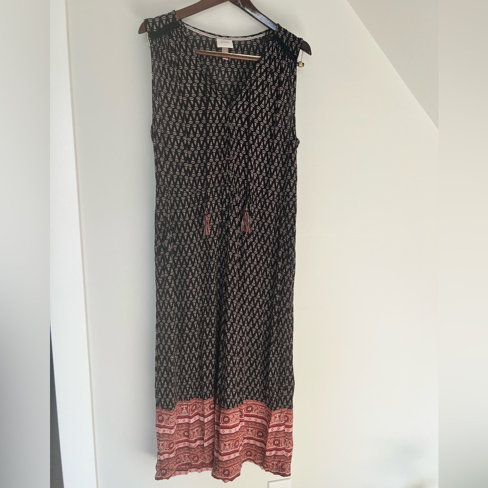 Black and Red Patterned Sleeveless Dress